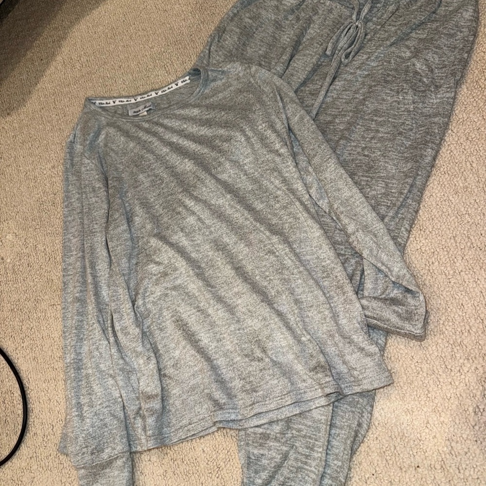 White Mark Light Gray Pajama Set